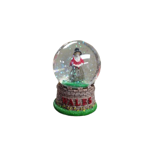 Welsh themed resin water globe - Glôb dwr resin ar thema Gymreig (3)